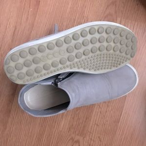 ECCO Soft Low Cut Zip Booties